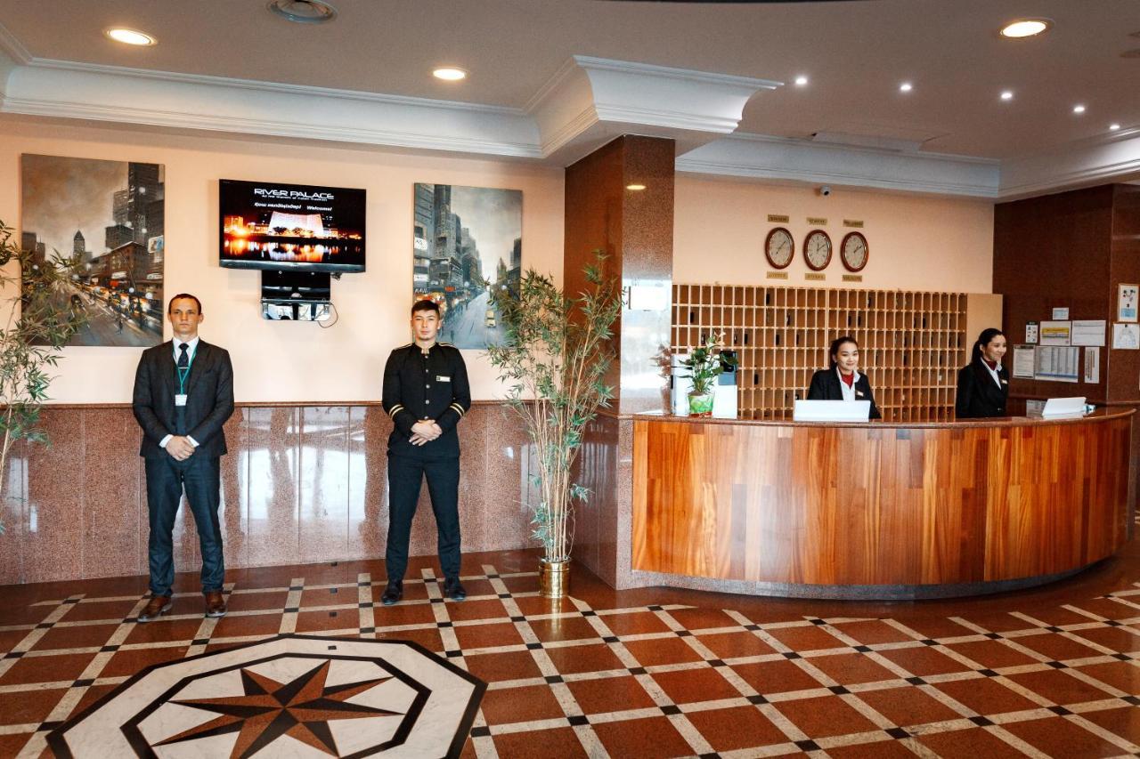 滨河宫酒店 阿特劳 外观 照片